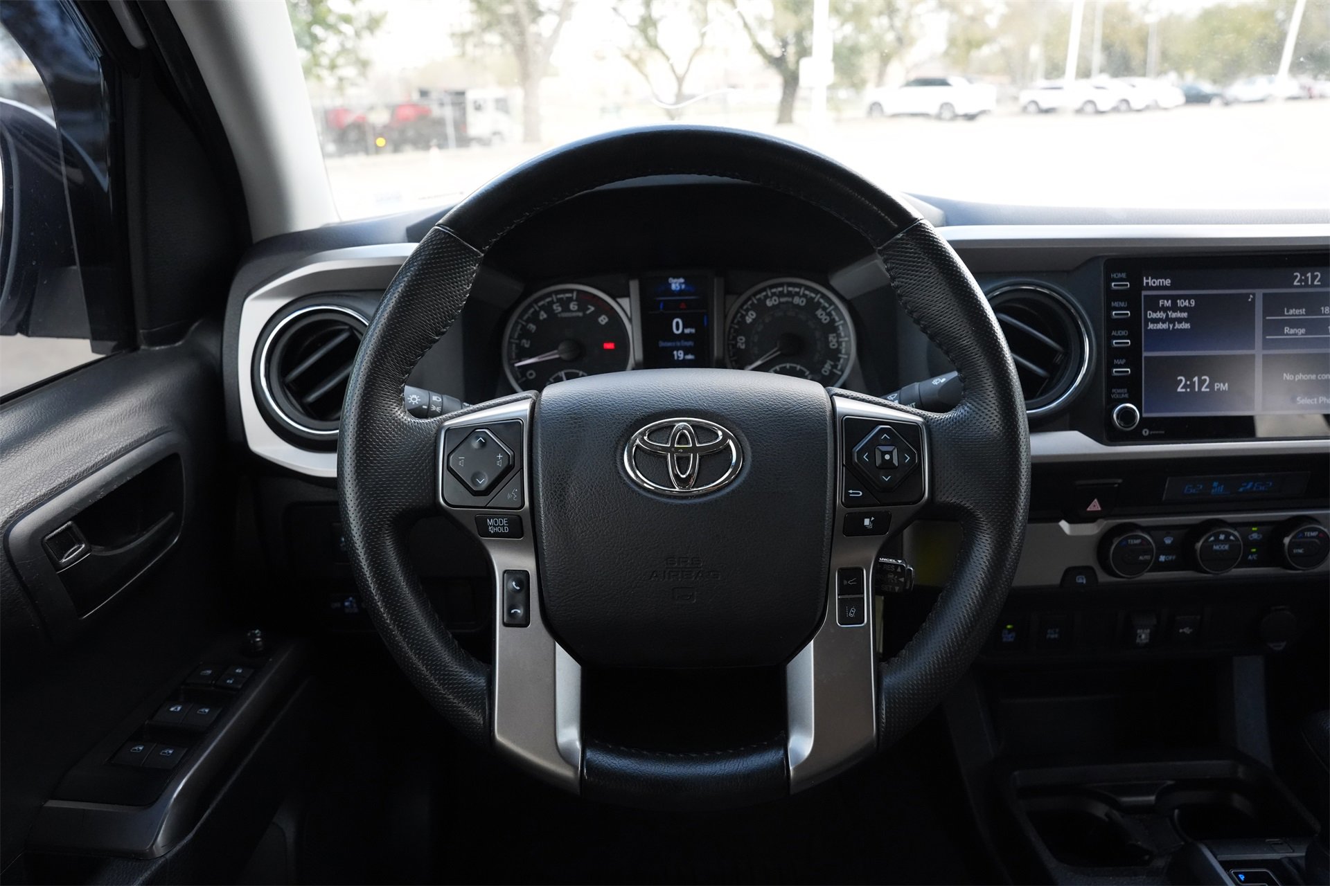 Used 2022 Toyota Tacoma SR5 w/ Technology Package image 10