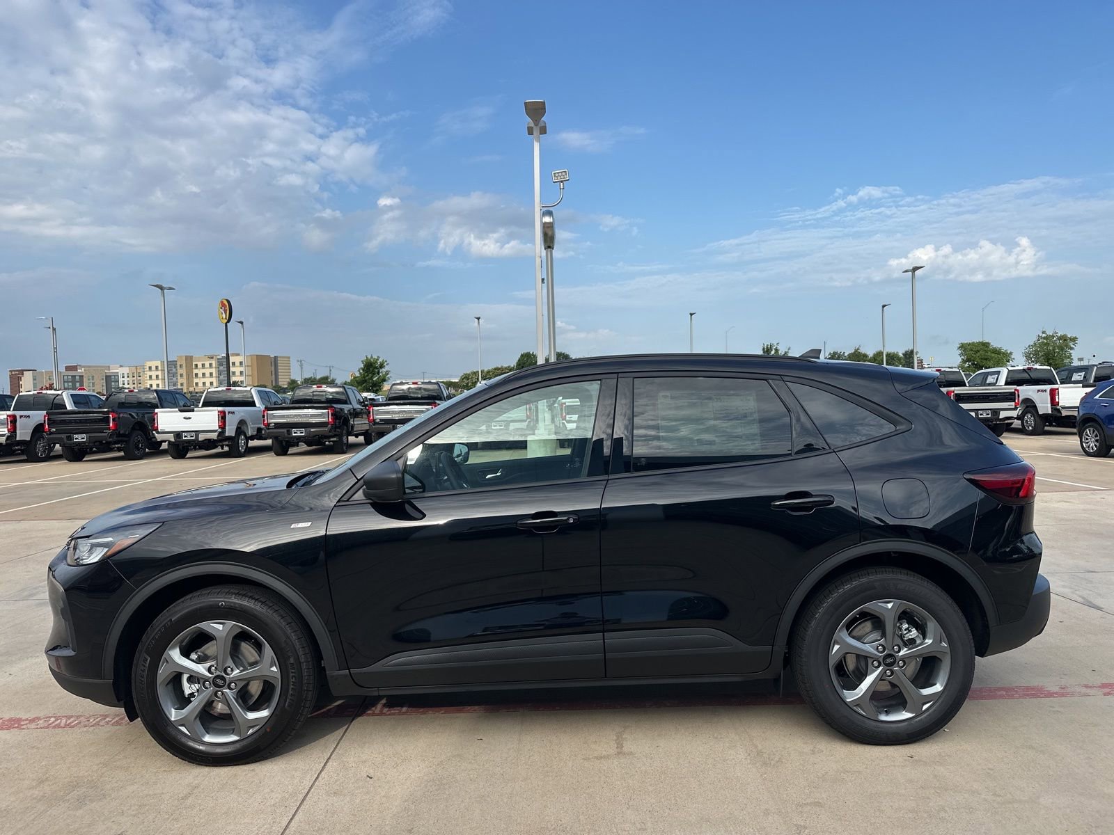 Used 2025 Ford Escape ST-Line w/ Equipment Group 301A image 2