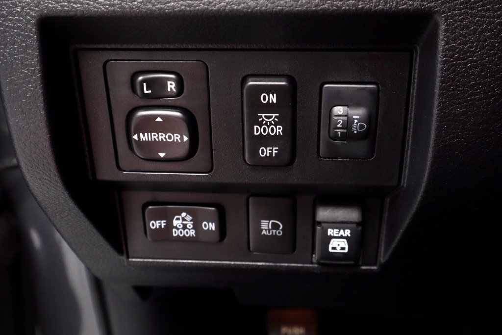 Used 2021 Toyota Tundra Limited w/ Limited Premium Package AWD/4WD image 27