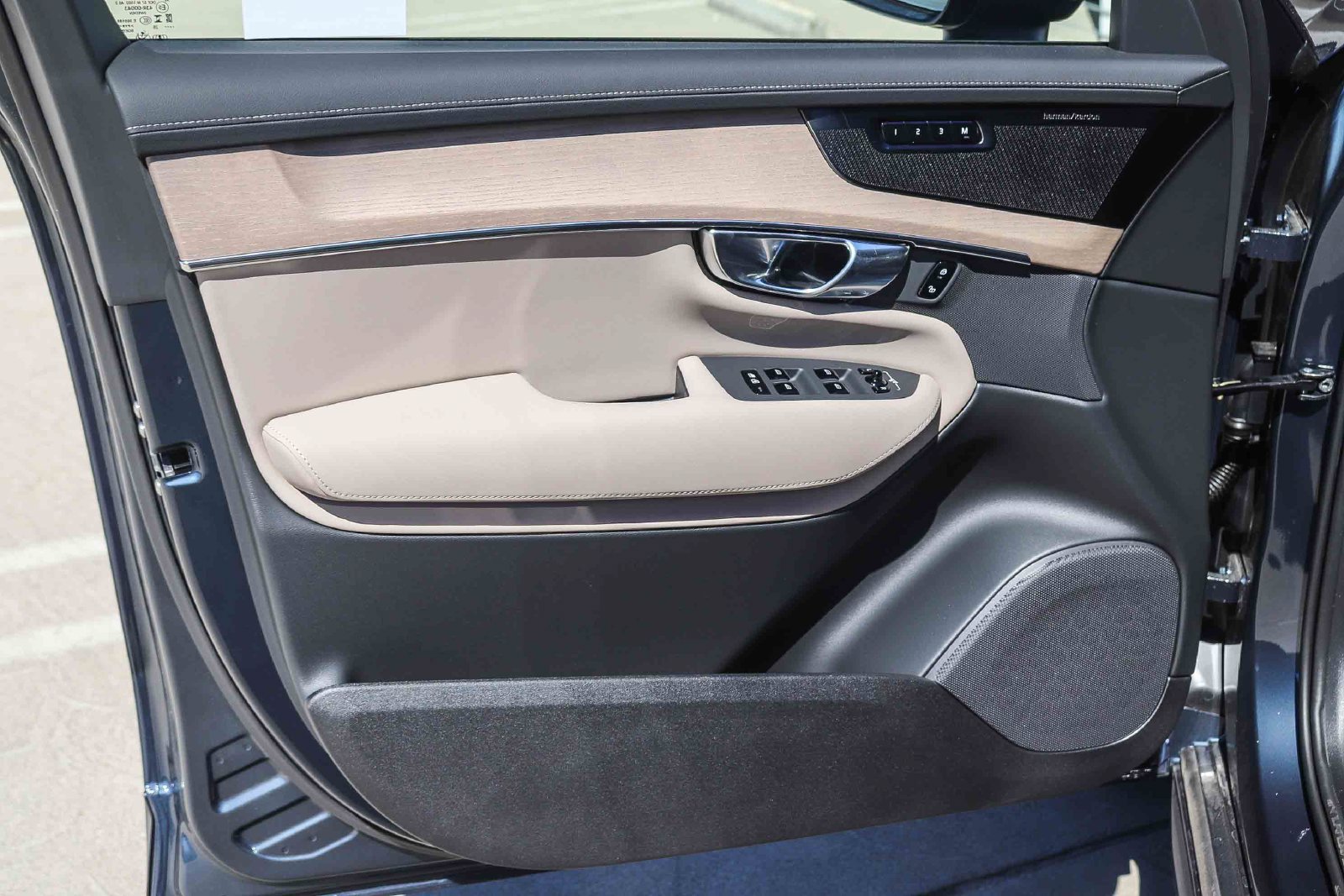 New 2027 Volvo XC90 B6 Ultra AWD/4WD image 20