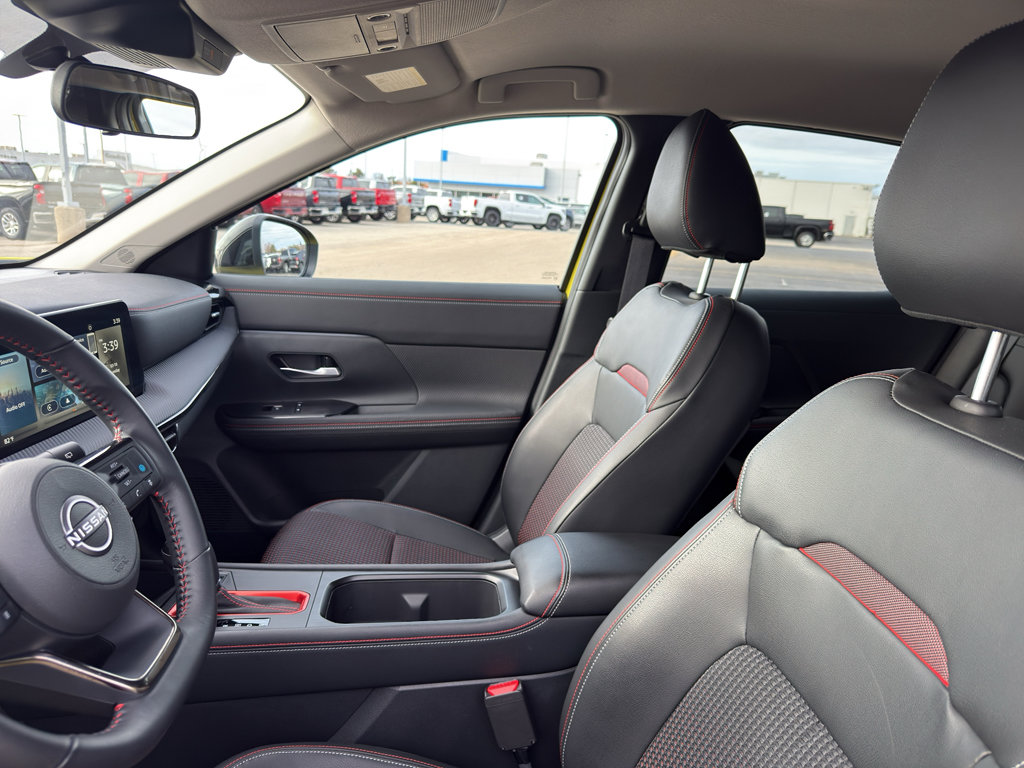 Used 2025 Nissan Kicks SR image 26