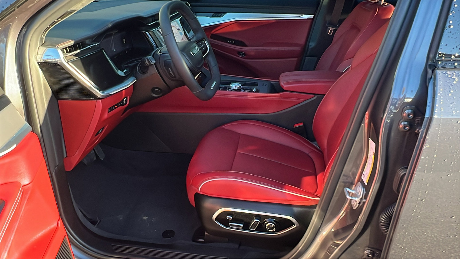 Used 2024 Jeep Wagoneer Launch Edition image 15