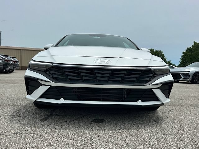 New 2026 Hyundai Elantra Hybrid FWD image 11