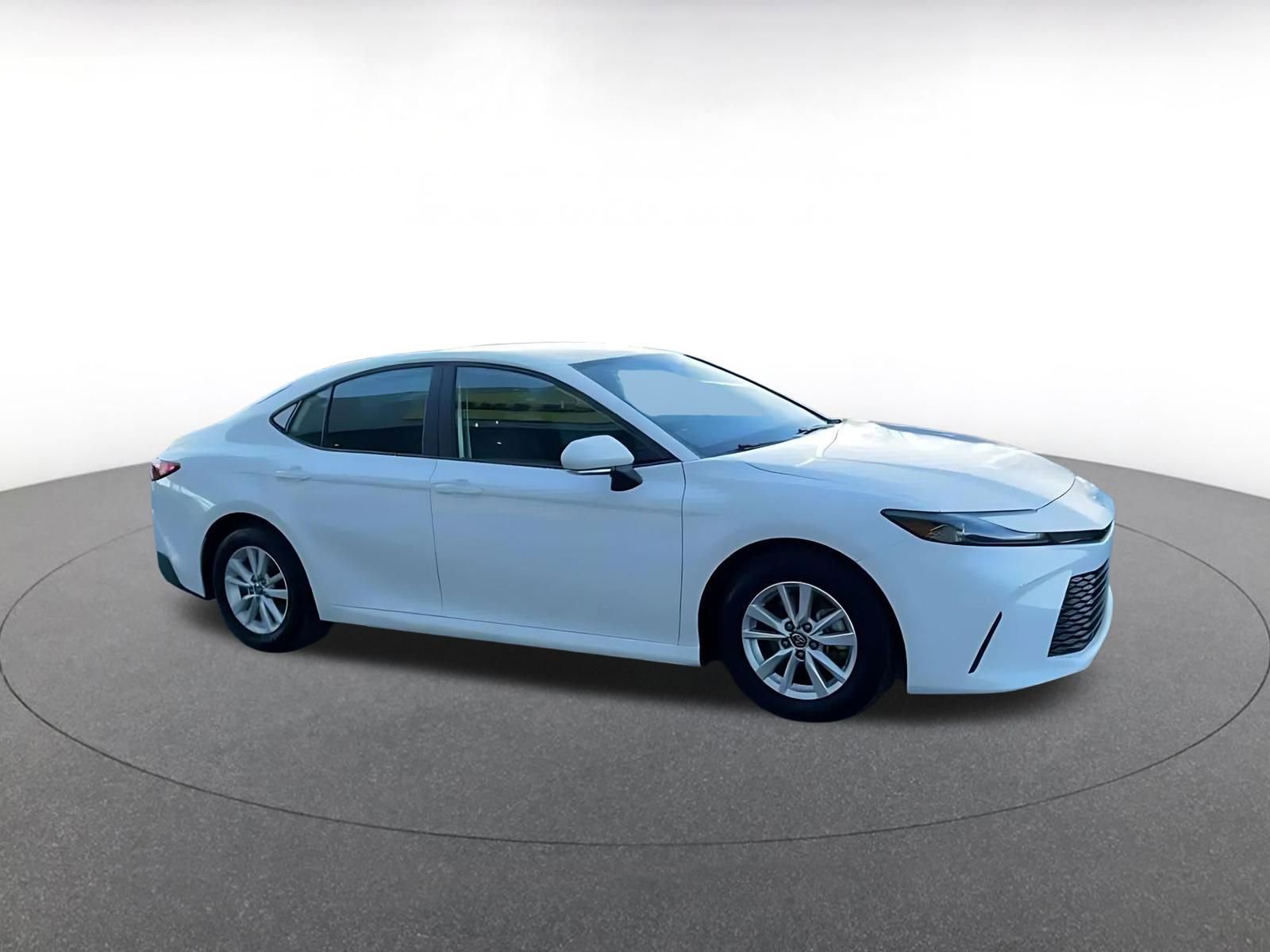 Used 2025 Toyota Camry LE video 2