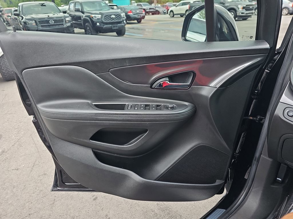 Used 2020 Buick Encore Preferred w/ Safety Package FWD image 31