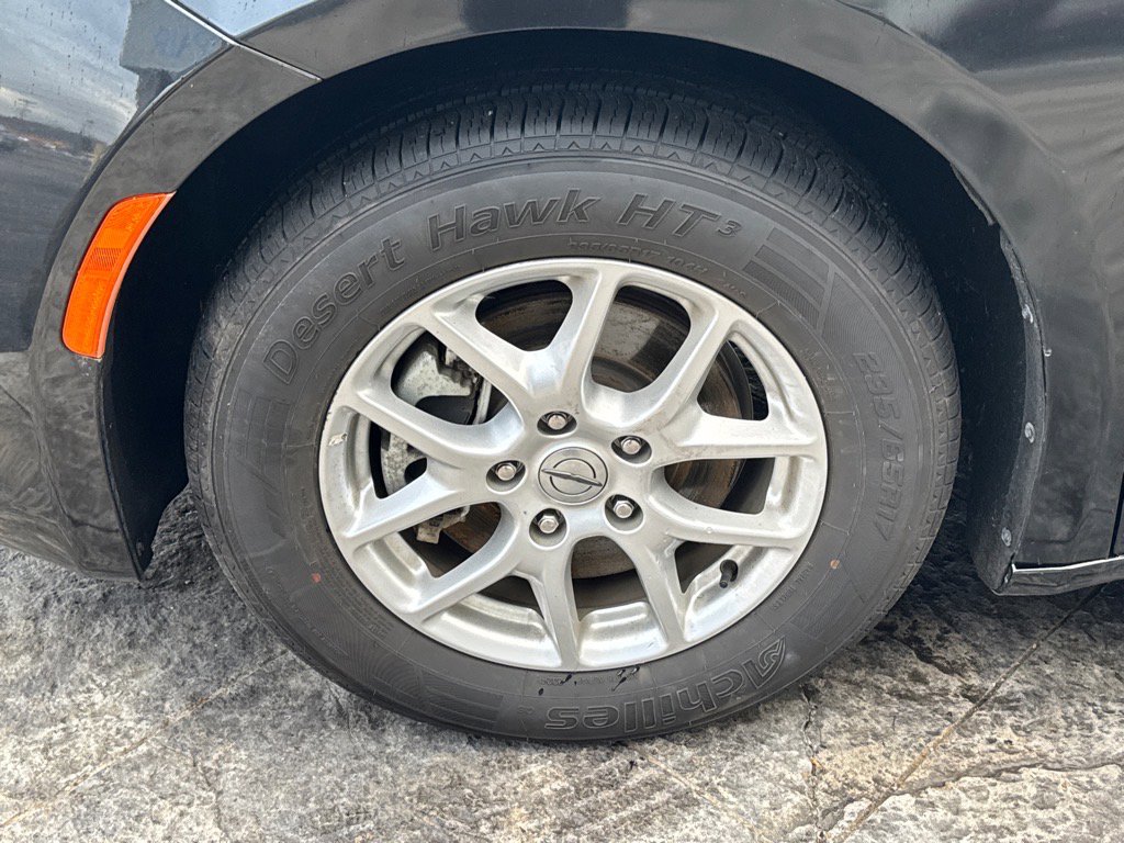 Used 2023 Chrysler Voyager LX image 6