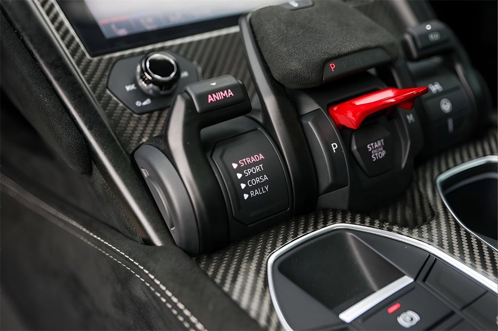 Used 2024 Lamborghini Urus Performante image 21