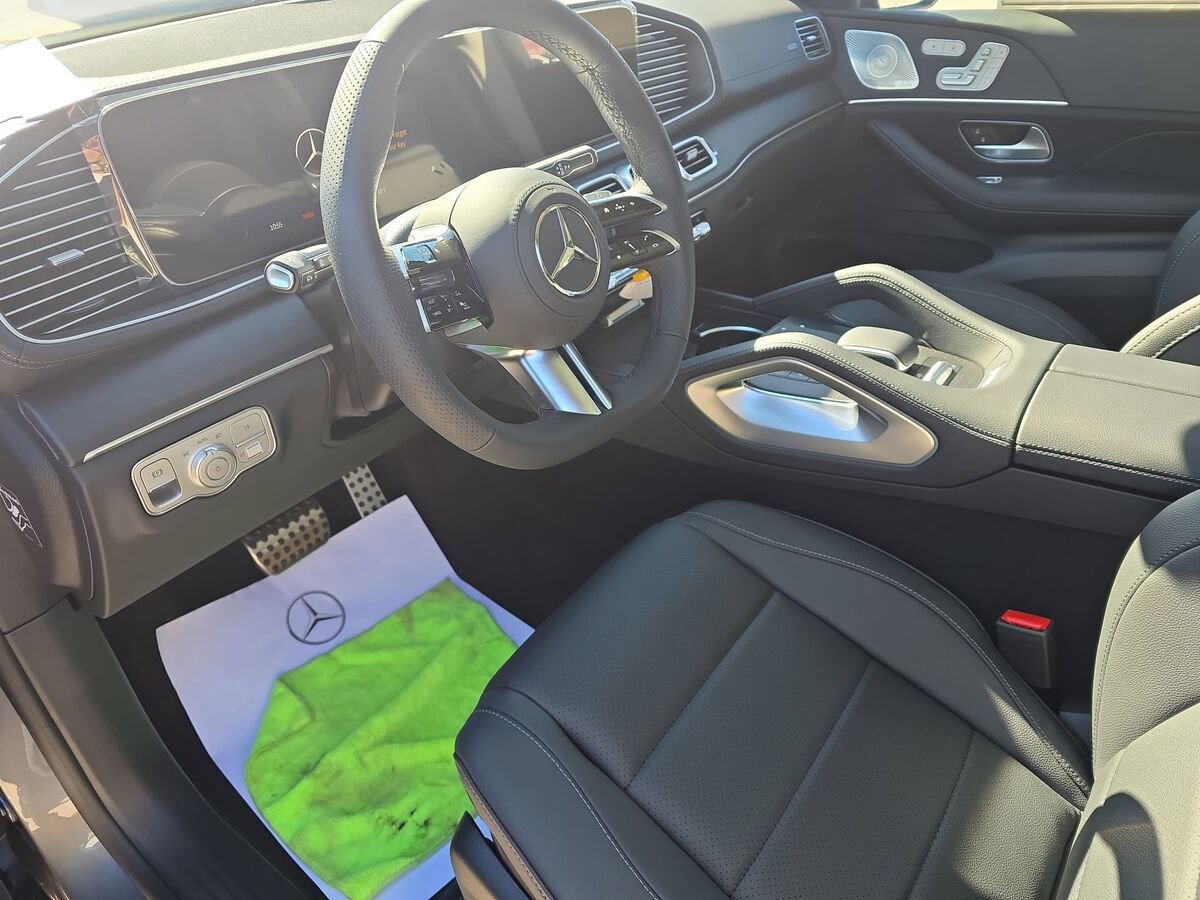 New 2026 Mercedes-Benz GLS 450 4MATIC image 16