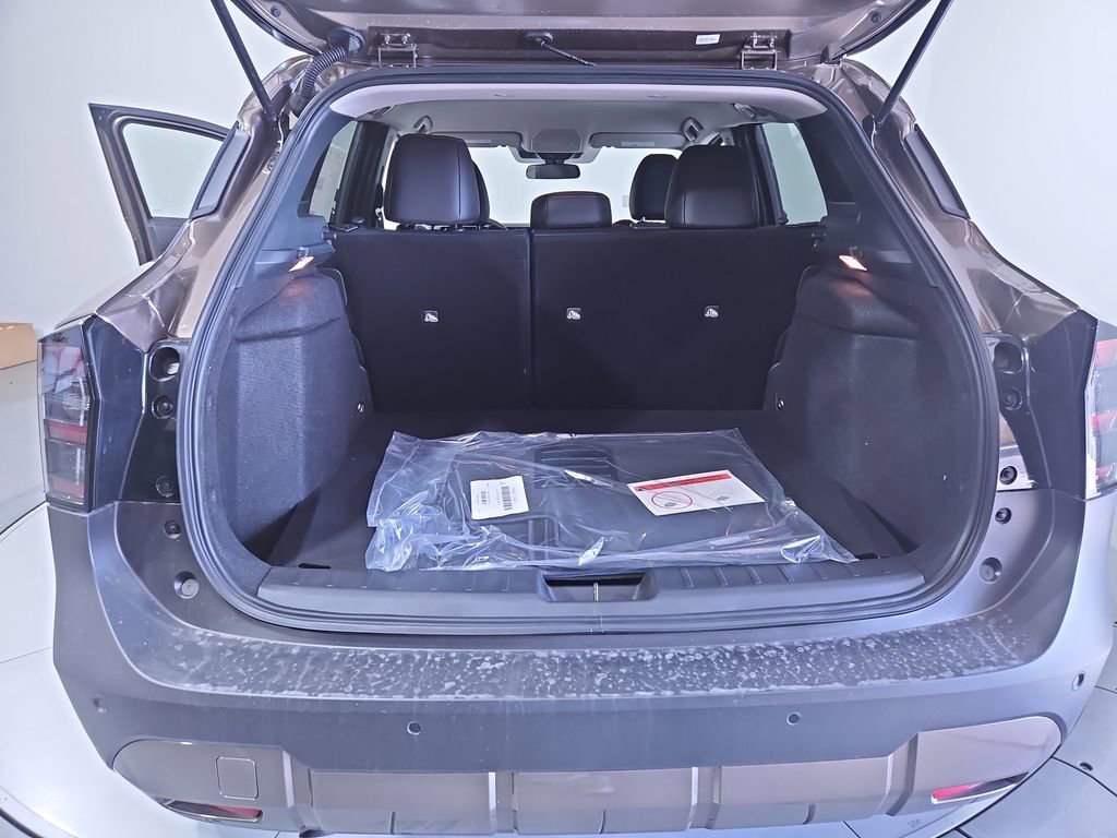 New 2025 Nissan Kicks SR image 21