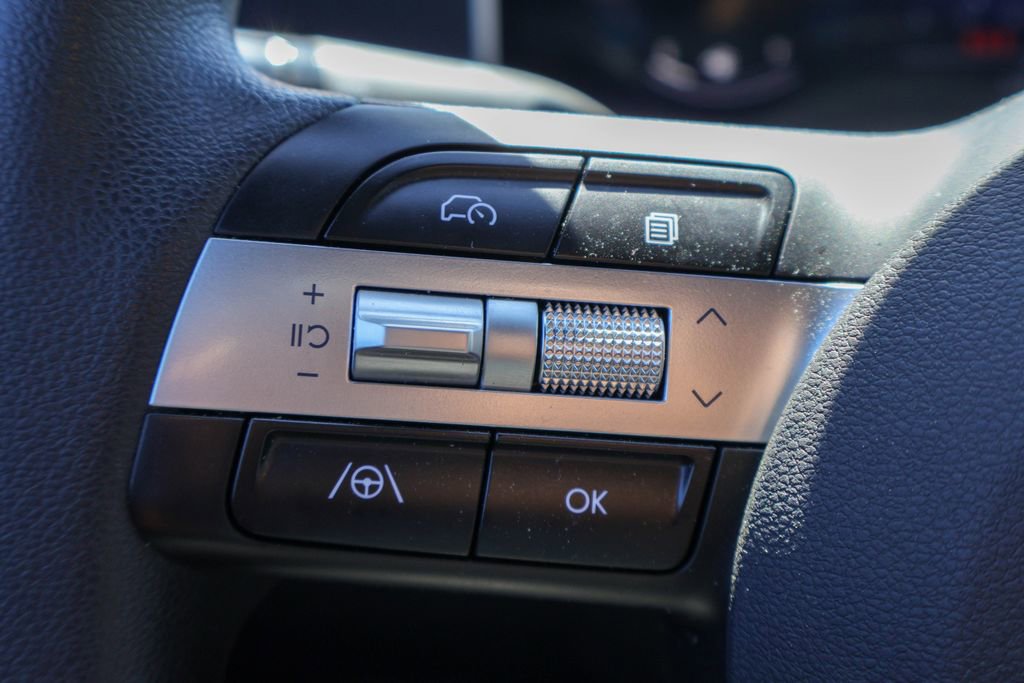 Certified 2025 Hyundai Santa Cruz SEL image 12