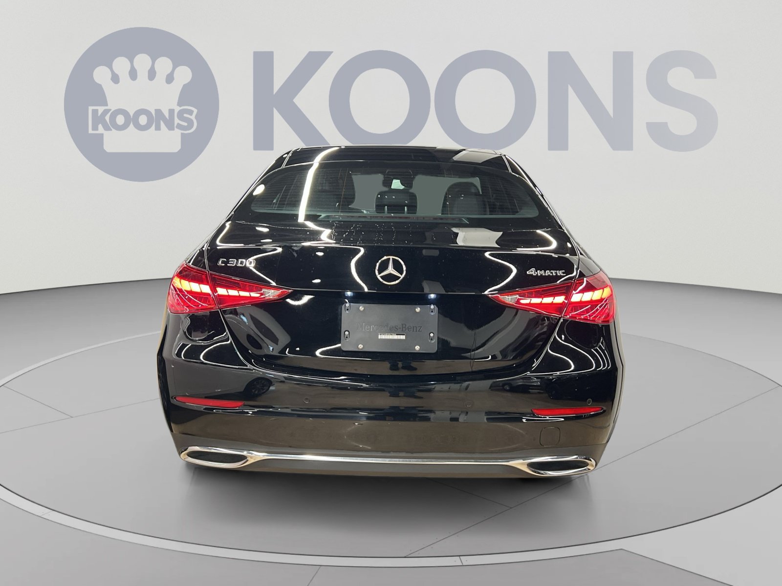 Used 2025 Mercedes-Benz C 300 4MATIC Sedan image 4