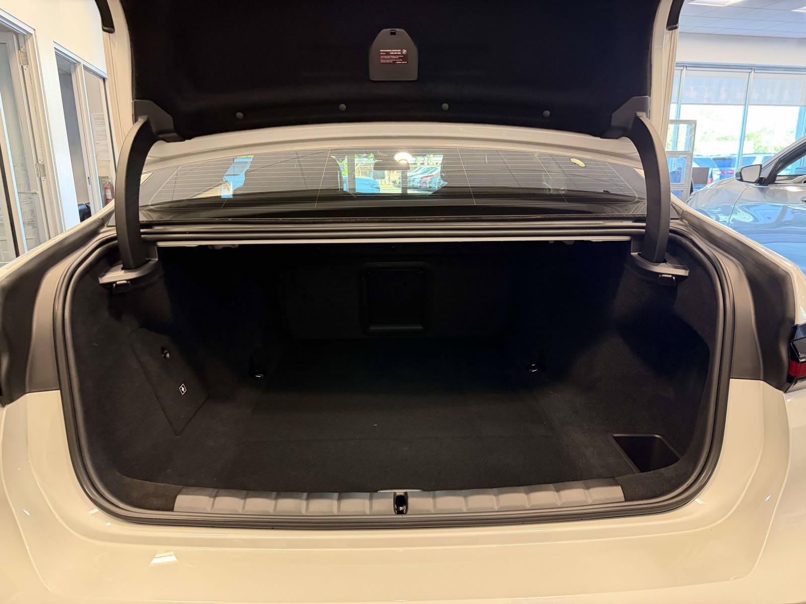Used 2025 BMW i7 eDrive50 w/ M Sport Package RWD image 6