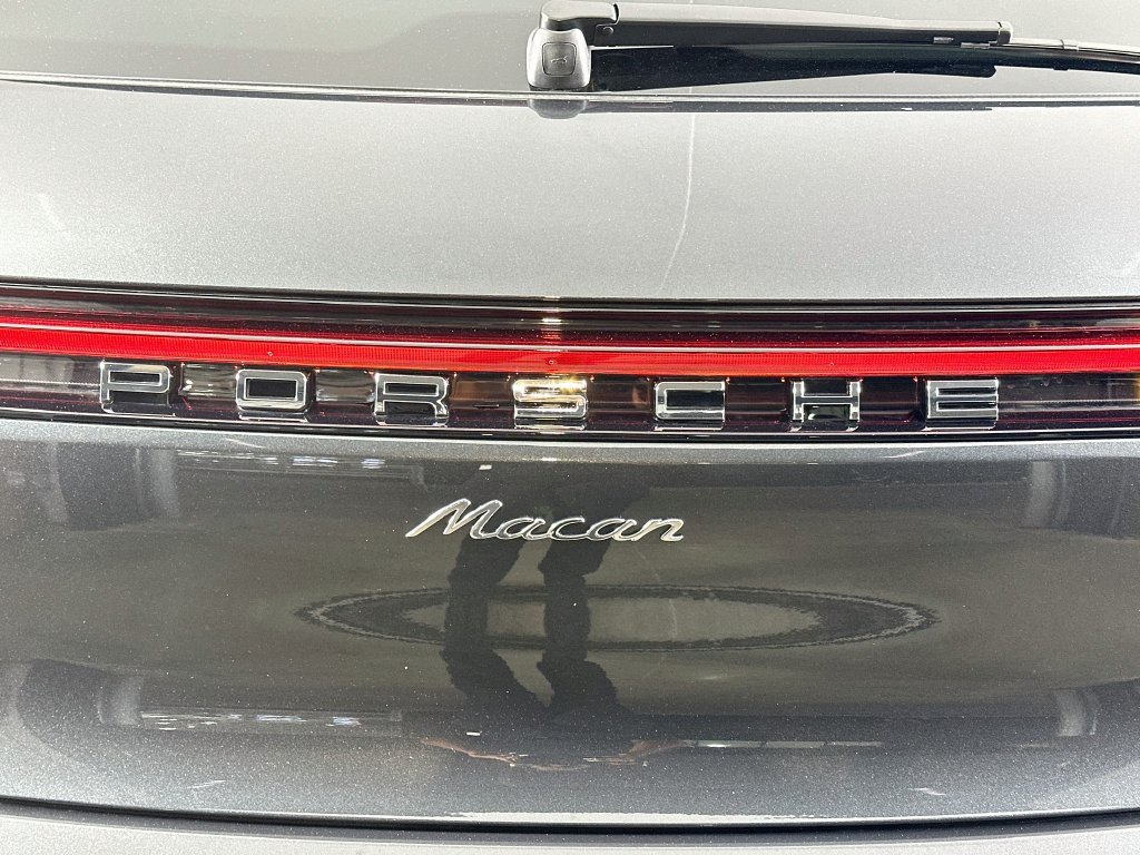 Certified 2026 Porsche Macan AWD/4WD image 35