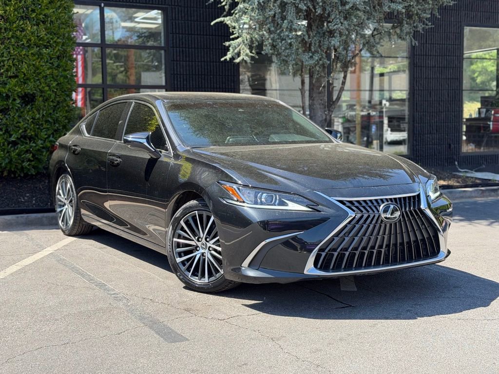 Used 2025 Lexus ES 300h w/ Premium Package image 7