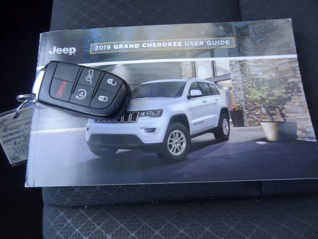 Used 2019 Jeep Grand Cherokee Laredo RWD image 33