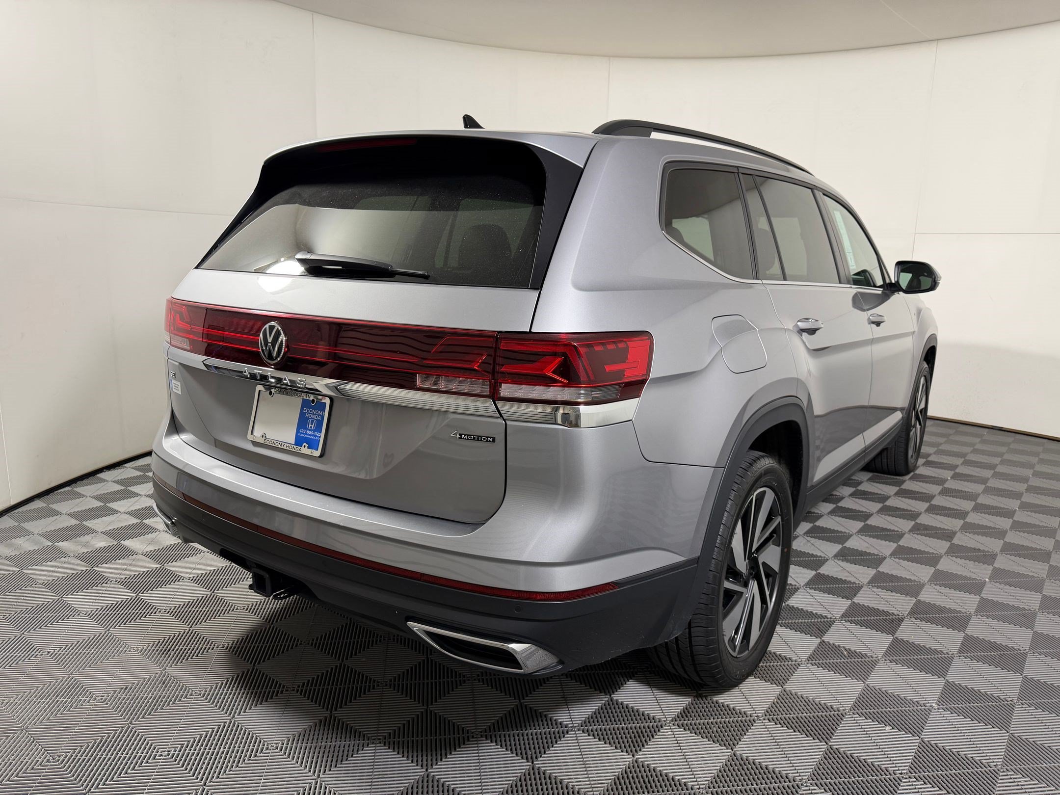 Used 2025 Volkswagen Atlas SE AWD/4WD image 20