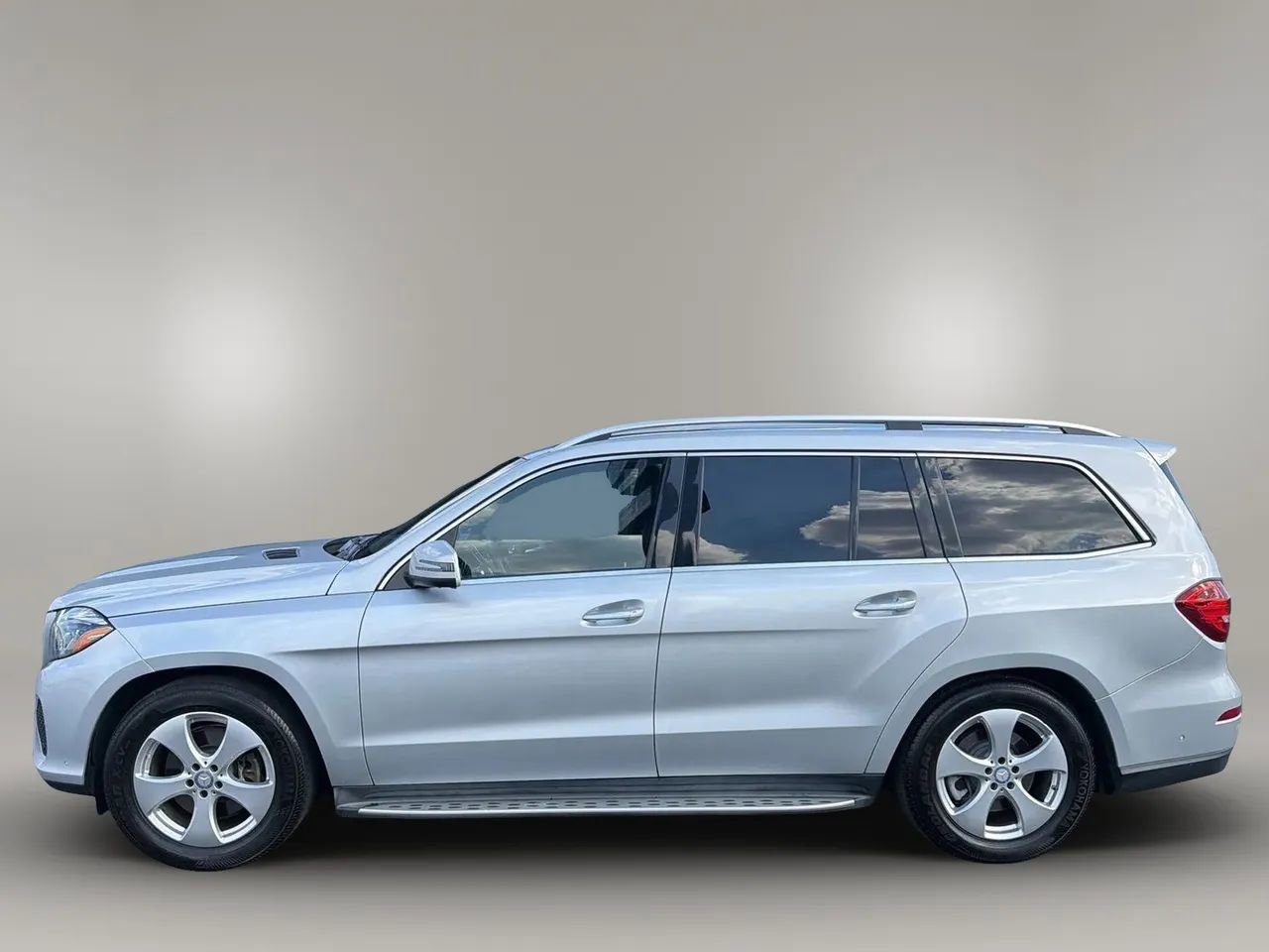 Used 2017 Mercedes-Benz GLS 450 4MATIC w/ Premium Package image 4