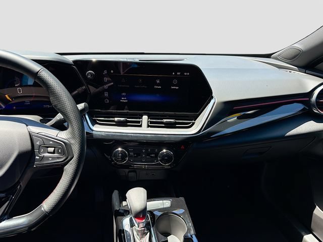 Used 2026 Chevrolet Trax RS w/ Sunroof Package FWD image 17