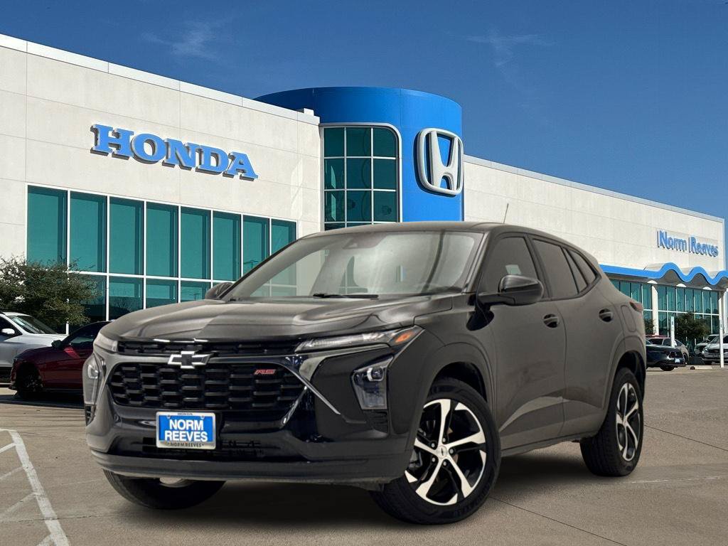 Used 2025 Chevrolet Trax RS