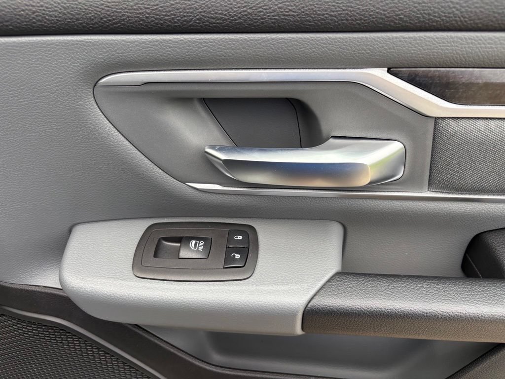 Used 2023 RAM 1500 Big Horn AWD/4WD image 26