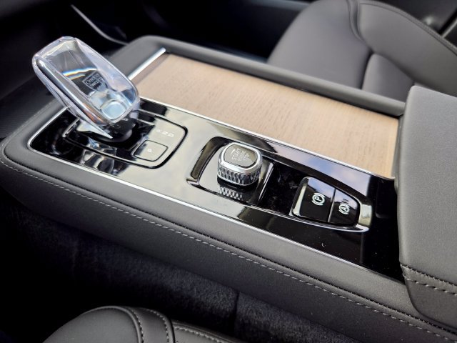 New 2026 Volvo XC90 B6 Plus AWD/4WD image 21