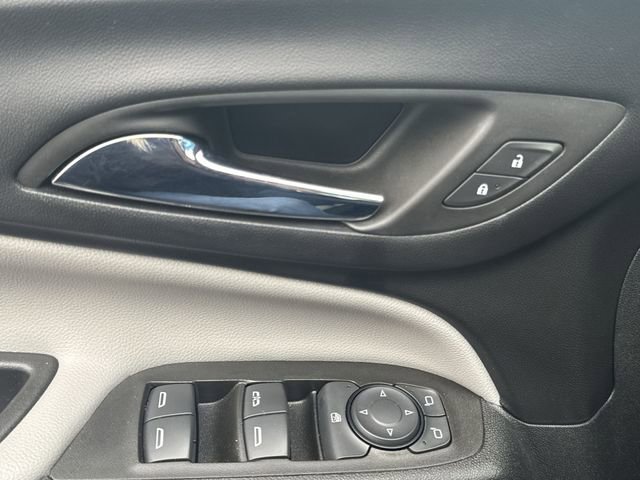 Certified 2023 Chevrolet Equinox LS image 24