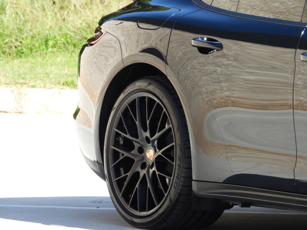 Used 2017 Porsche Panamera RWD image 14