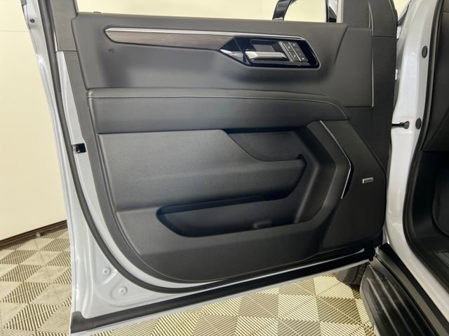 New 2026 Chevrolet Suburban Premier w/ Sun And Tow Package image 10
