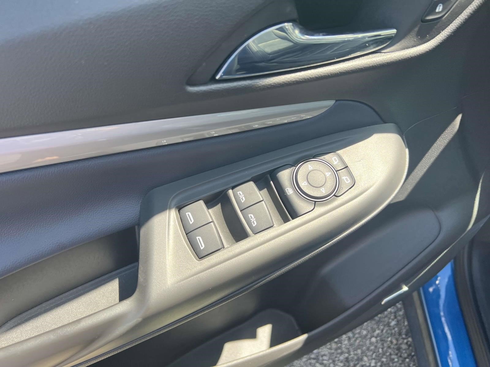 Certified 2022 Chevrolet Bolt EUV Premier w/ Sun & Sound Package image 17