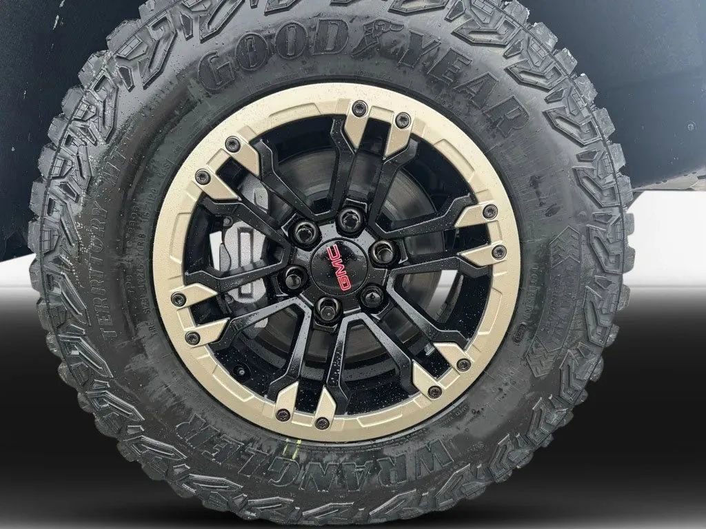 New 2026 GMC Sierra 1500 AT4X w/ LPO, Black Badging Package image 38