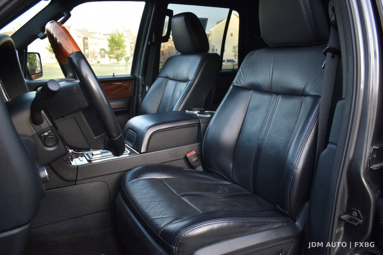 Used 2017 Lincoln Navigator Select AWD/4WD image 12