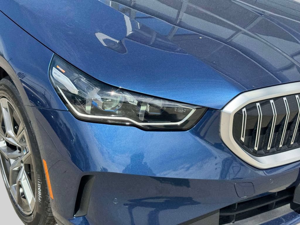 Certified 2026 BMW 530i xDrive w/ Premium Package AWD/4WD image 5
