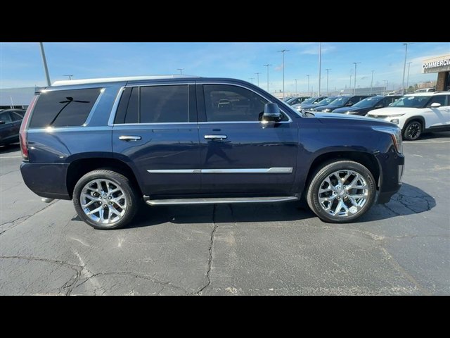 Used 2017 Cadillac Escalade Luxury image 9
