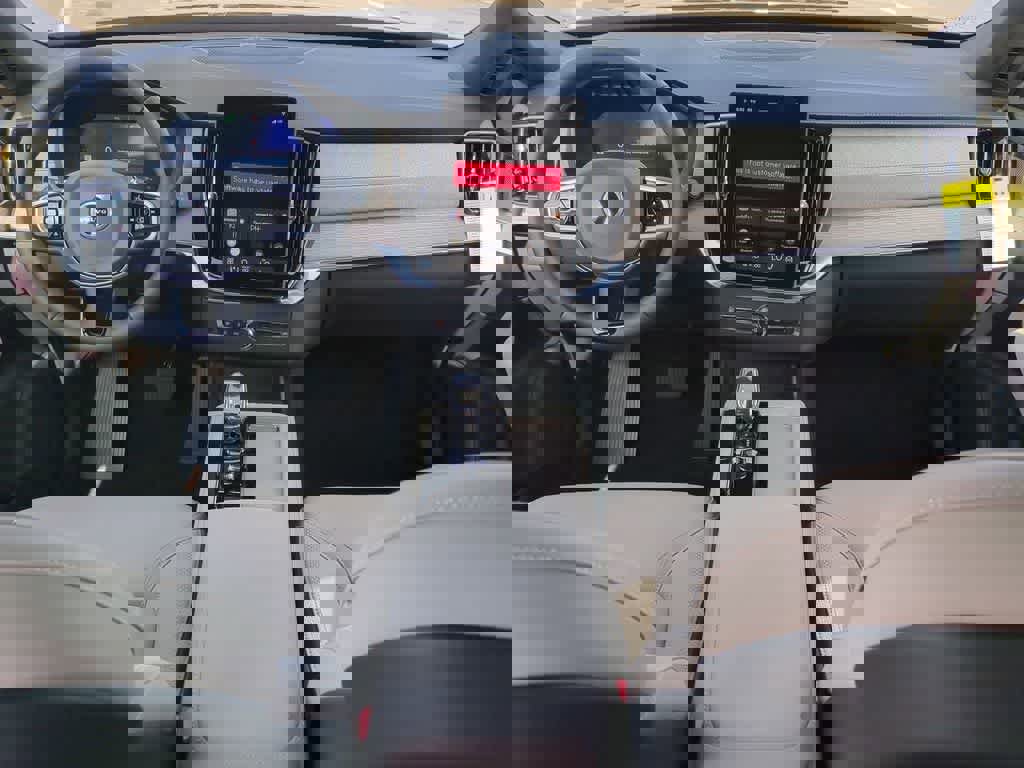 Used 2026 Volvo XC90 B5 Plus w/ Protection Package Premier image 13