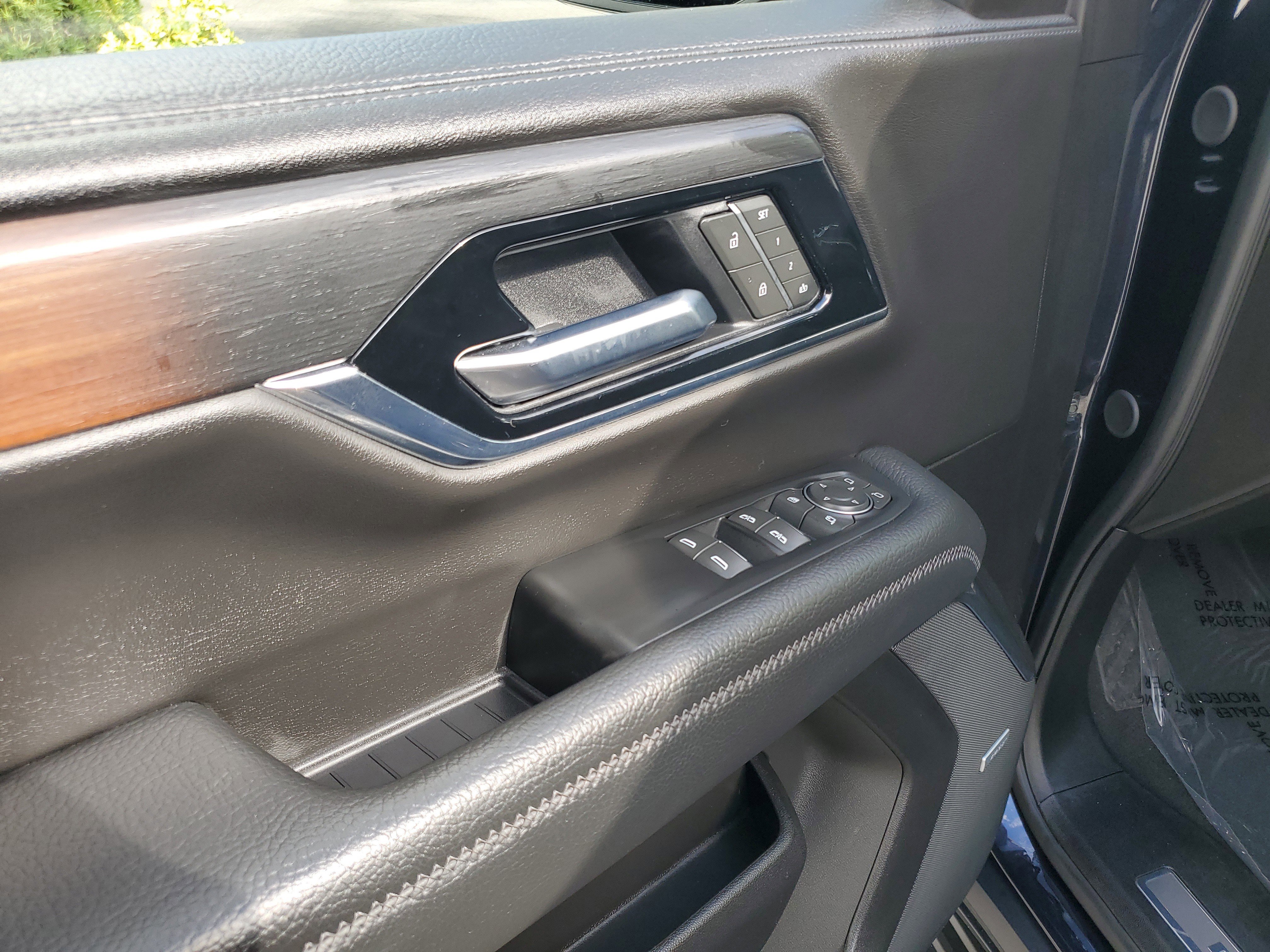 Used 2025 GMC Yukon XL Denali image 20