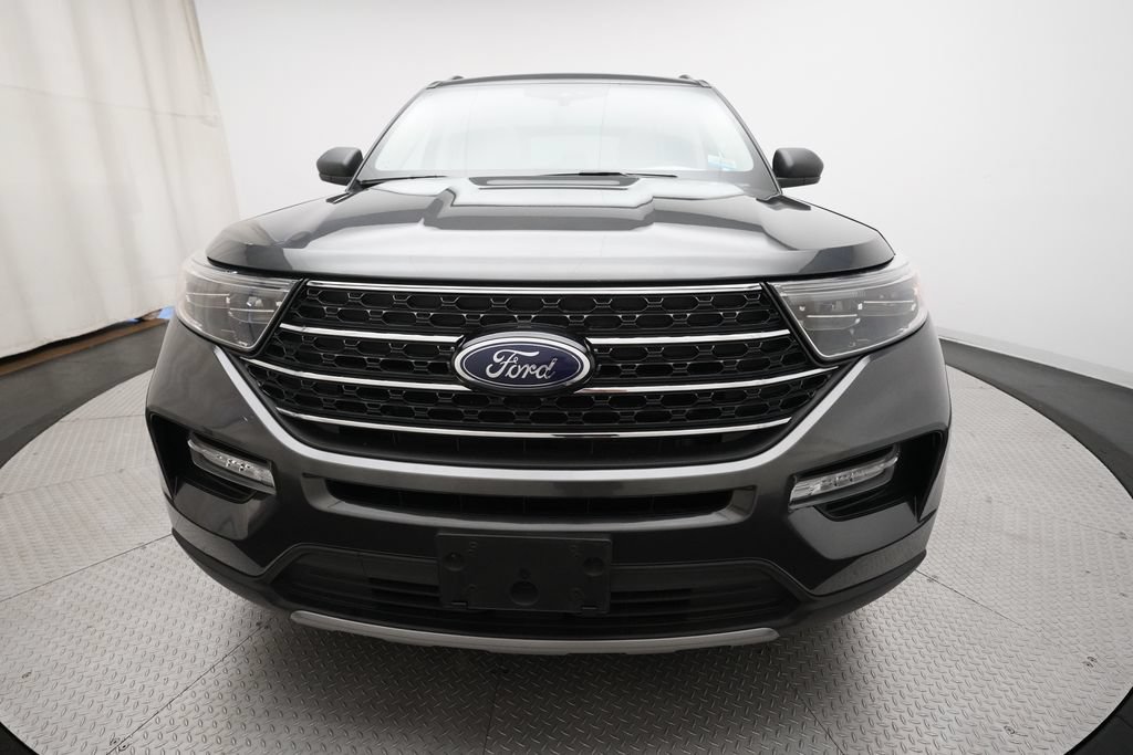 Used 2020 Ford Explorer XLT w/ Equipment Group 202A AWD/4WD image 22