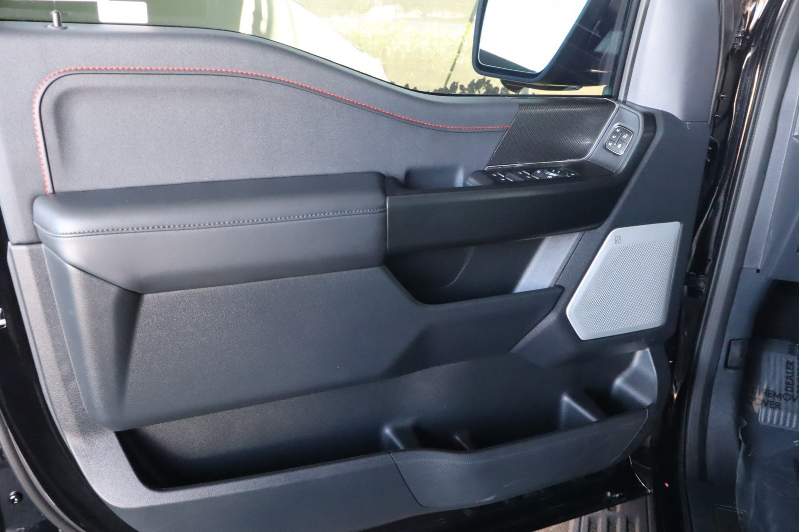 Used 2025 Ford F150 Raptor AWD/4WD image 19