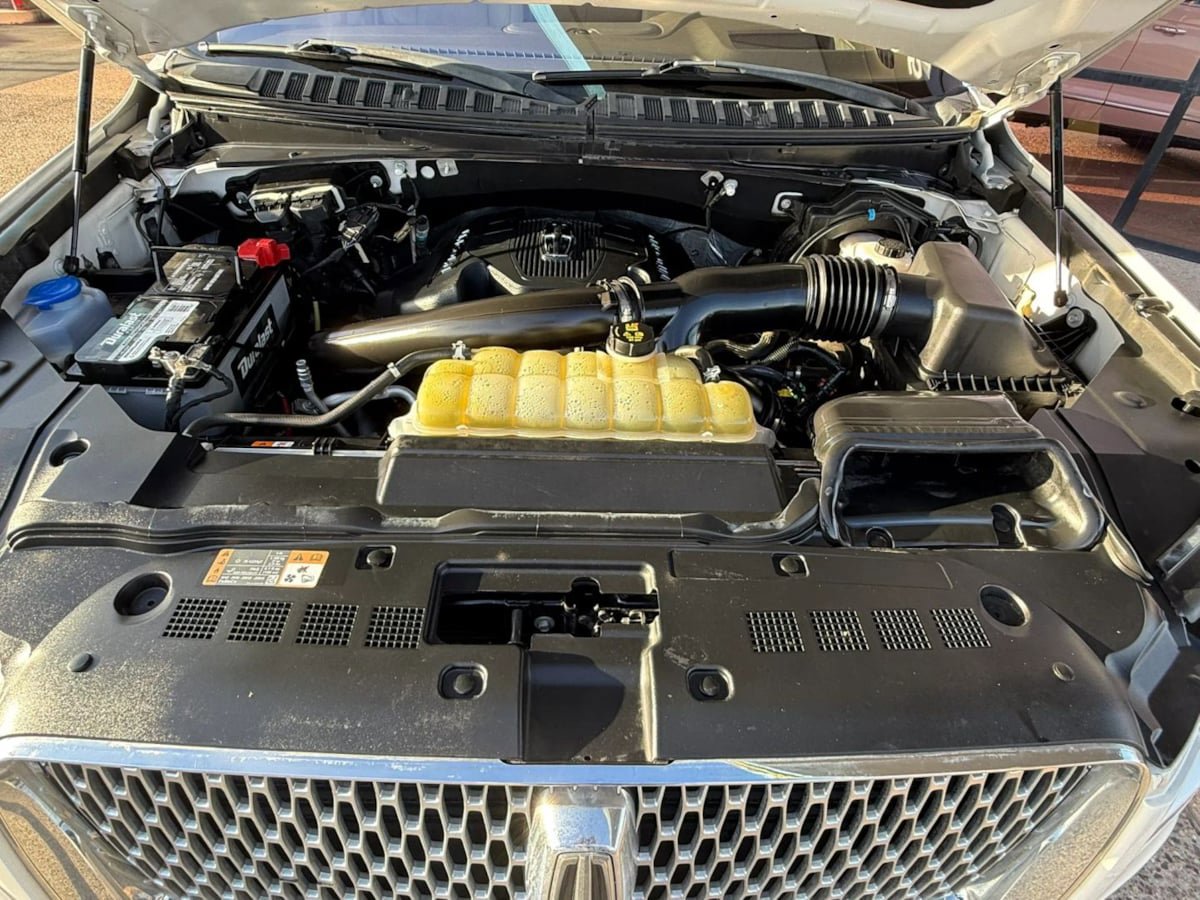 Used 2019 Lincoln Navigator Reserve AWD/4WD image 22