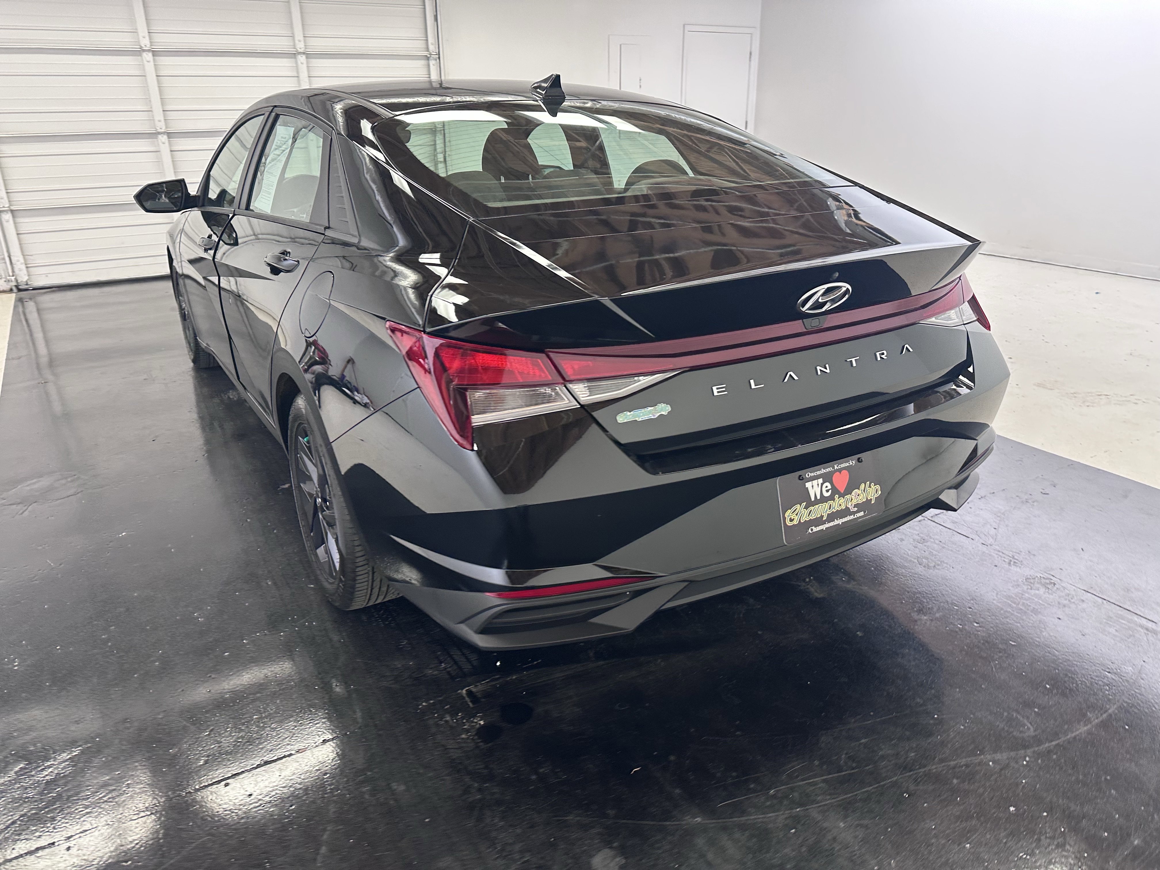 Used 2021 Hyundai Elantra SEL image 13