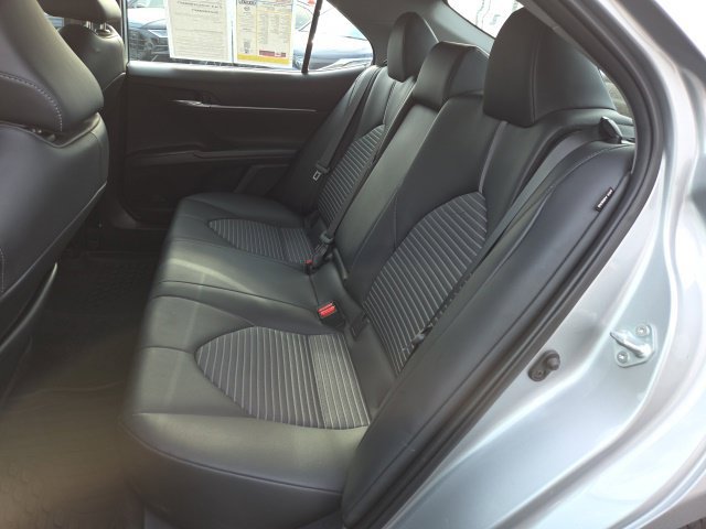 Used 2022 Toyota Camry SE FWD image 11