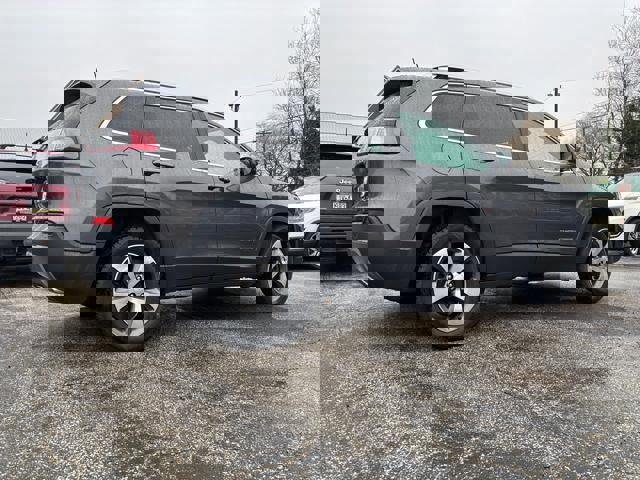 Used 2020 Jeep Cherokee Limited image 7