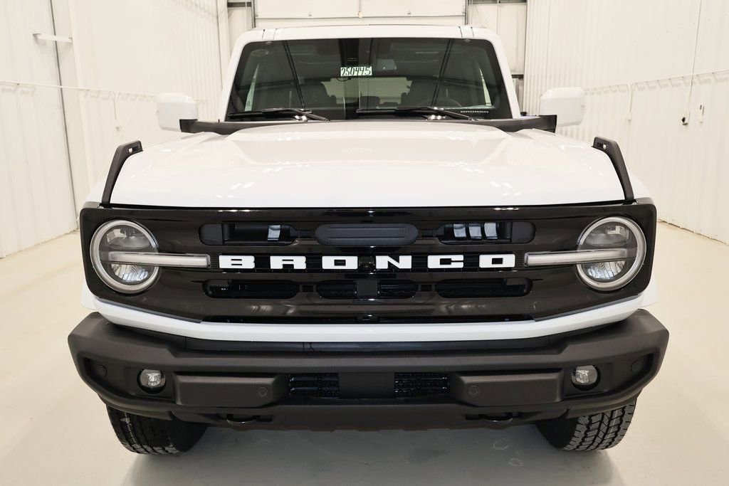 New 2025 Ford Bronco Outer Banks image 3