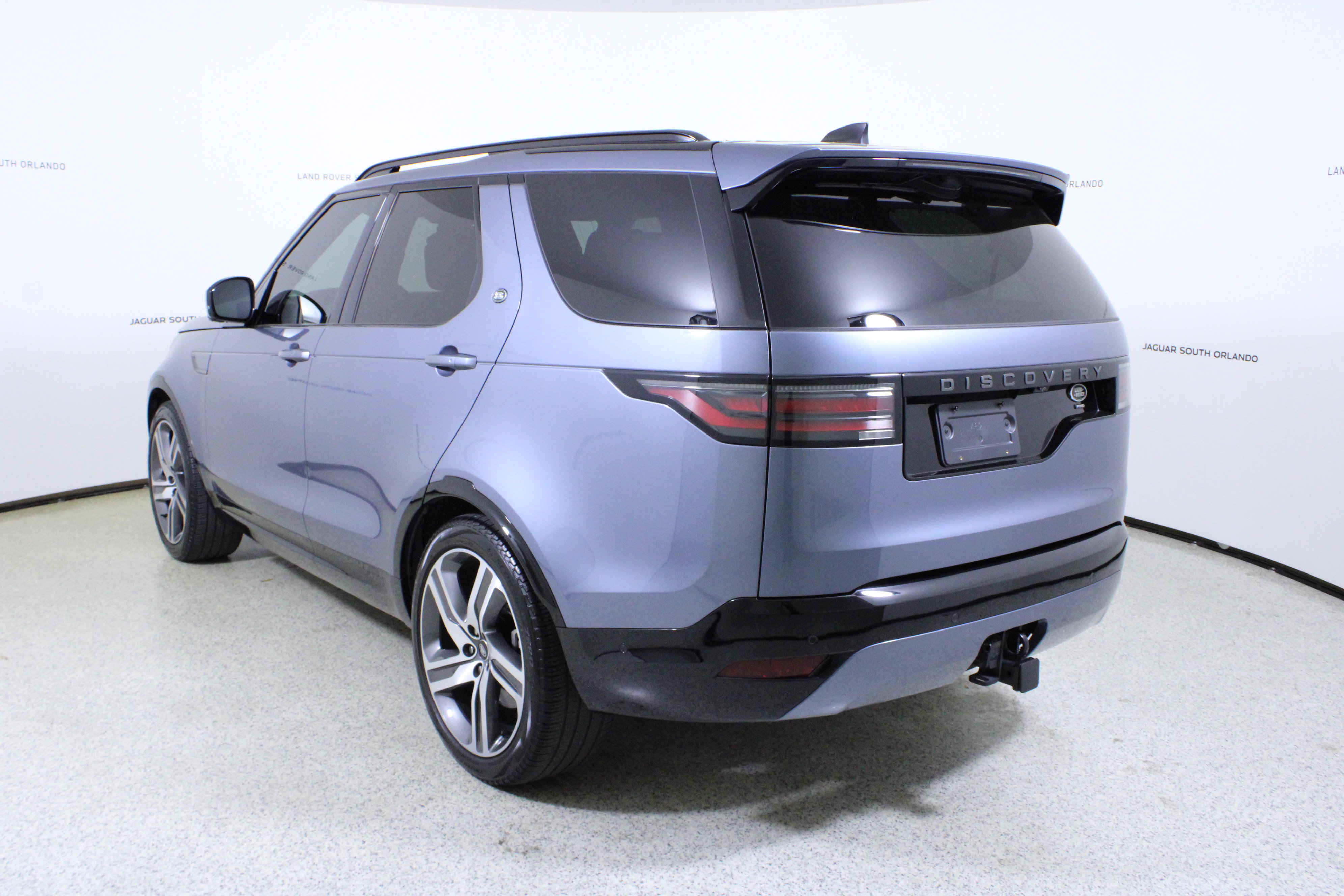 Used 2023 Land Rover Discovery HSE R-Dynamic image 5