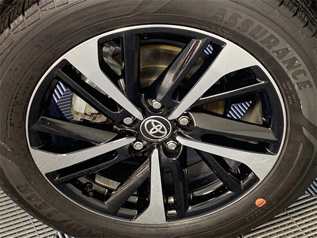 Used 2024 Toyota Corolla Cross XSE image 29