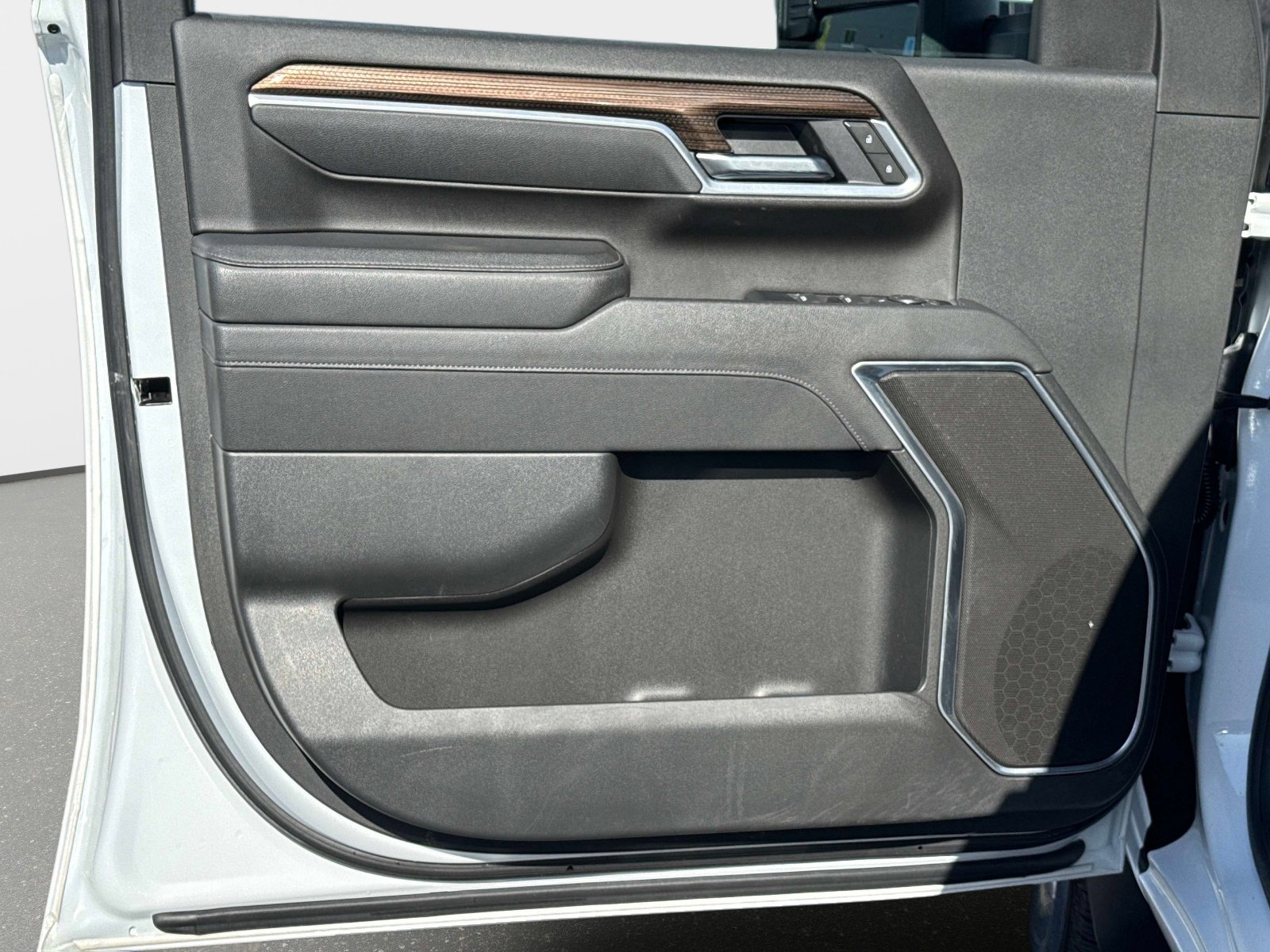 Used 2025 Chevrolet Silverado 2500 LT w/ Convenience Package AWD/4WD image 19