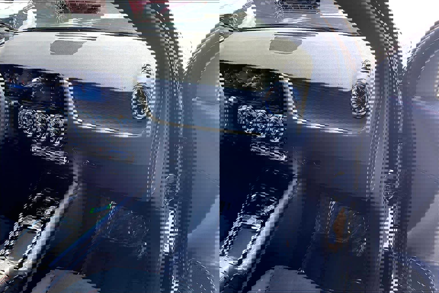 Used 2025 Mercedes-Benz GLA 35 AMG 4MATIC image 19