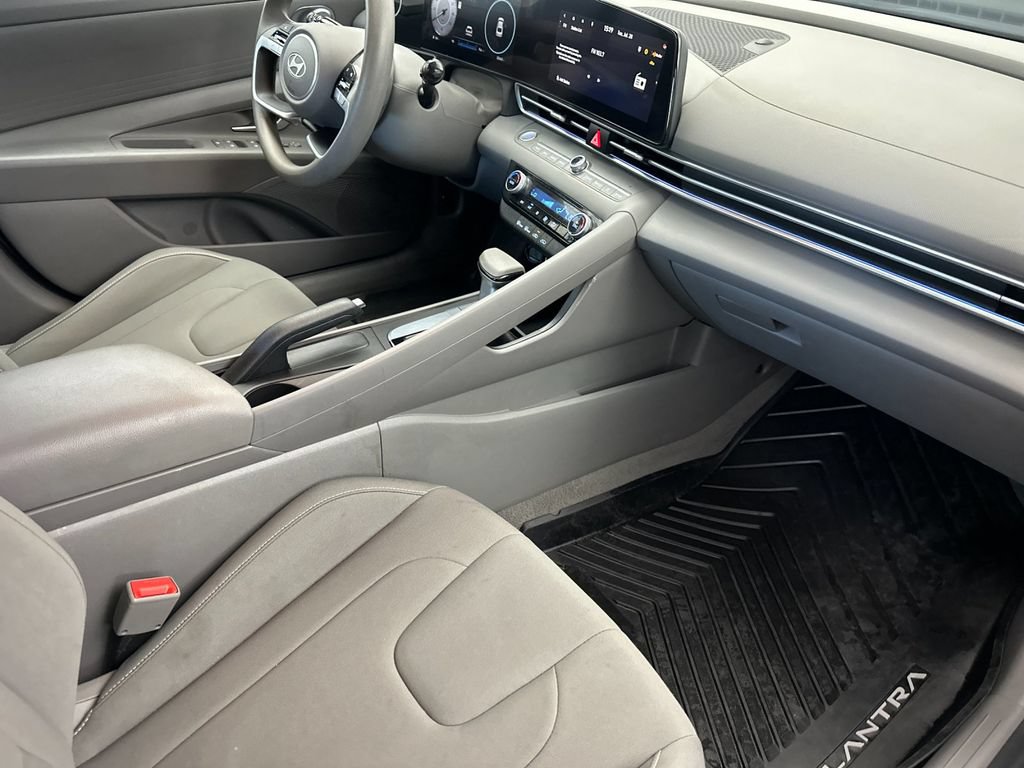 Used 2024 Hyundai Elantra SEL FWD image 14