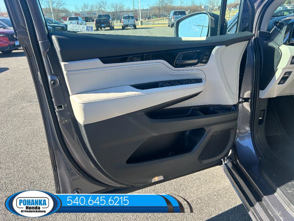 New 2026 Honda Odyssey Touring image 9