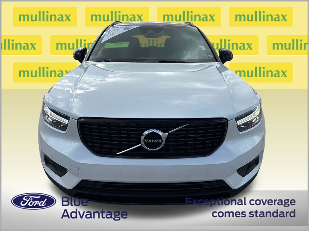 Used 2020 Volvo XC40 T5 R-Design image 11