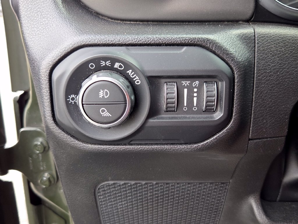 Used 2022 Jeep Gladiator Sport AWD/4WD image 24